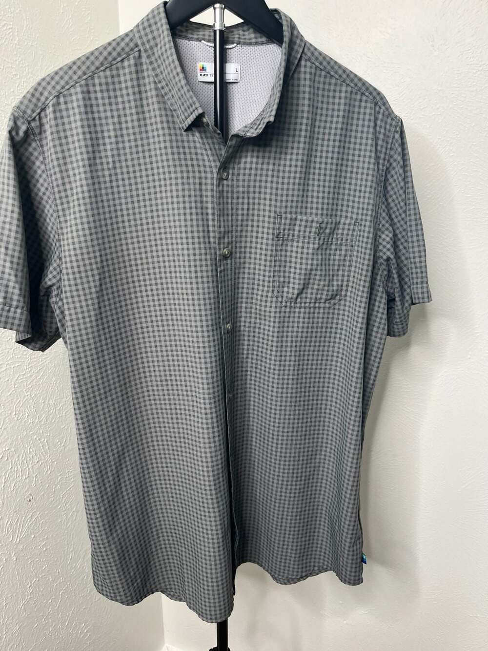 Men’s Gray Gingham Check Performance Button-Down Shirt